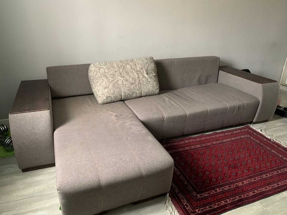 Продам серый б/у диван