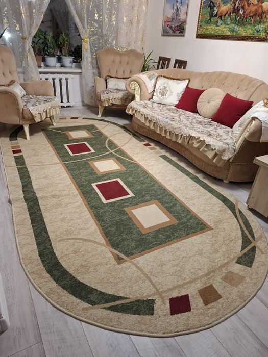 Продам ковёр натуральный овальный