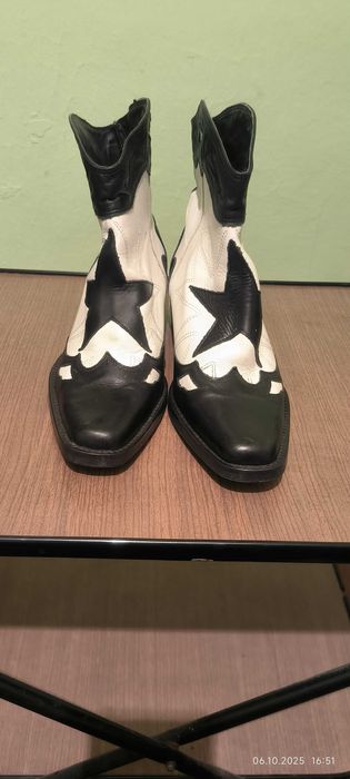 Vând ciocate pull&bear