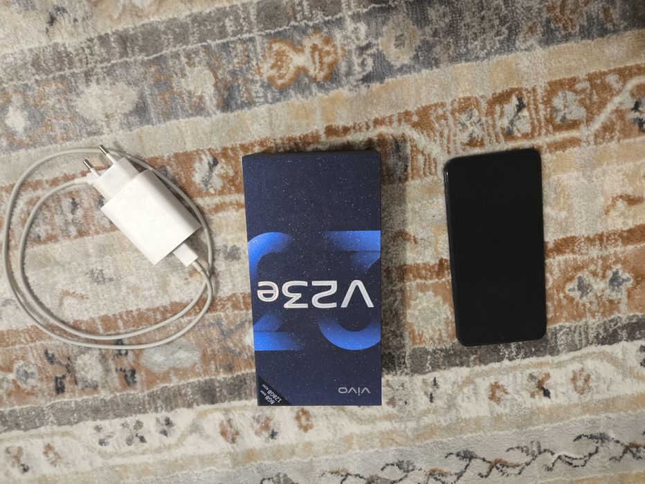 VIVO V23e в идеальном состоянии