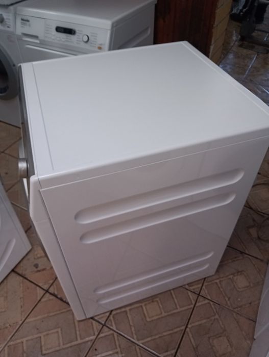 Професионална сушилня с термопомпа Миеле Miele Professional PDR 508HL