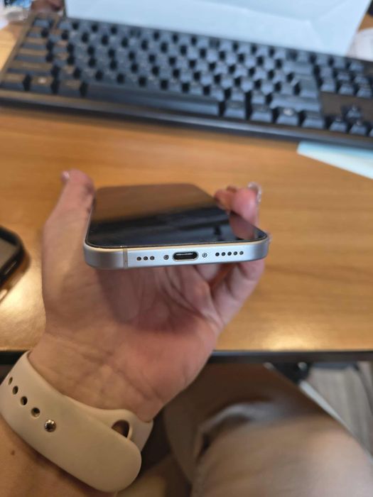 iPhone 15, 128GB в гаранция