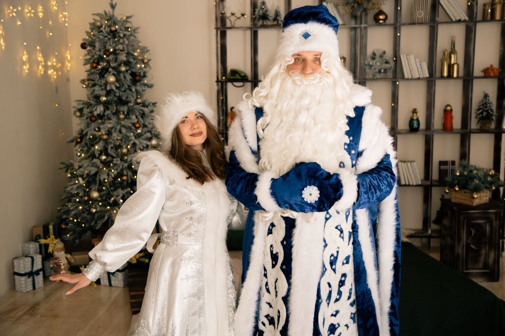Новогодние костюмы: Дед Мороз и Снегурочка