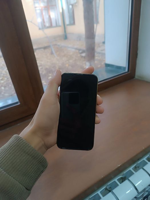 Iphone 13pro srochna sotiladi. Holati yaxshi. Manzil samarqand shahar