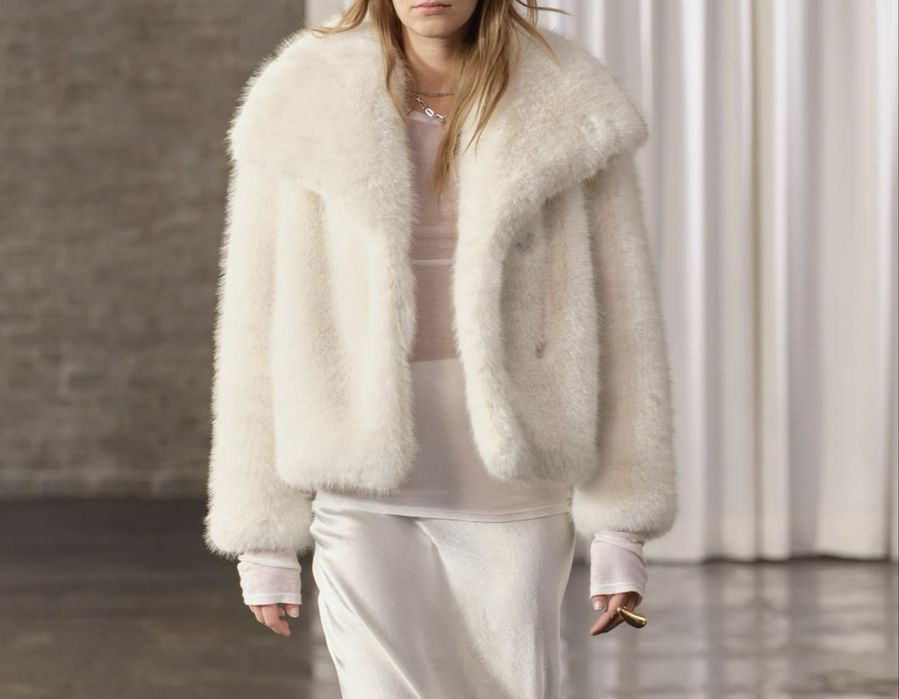Палто от изкуствен косъм ZARA