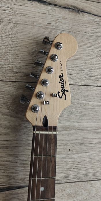 Chitară electrică Fender Squier Strat Pack SSS BLK GB