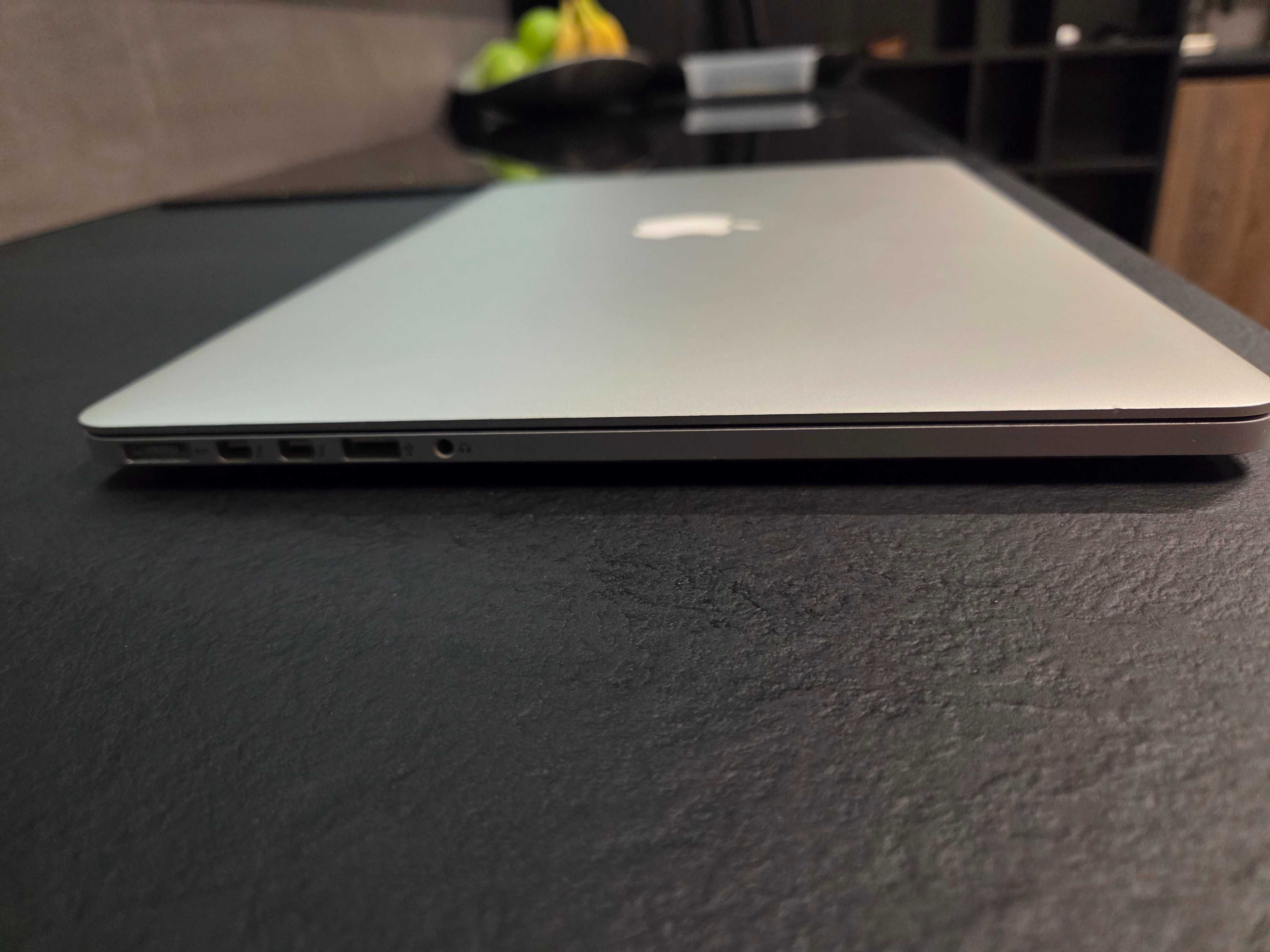 Macbook Pro 15' 2015 16GB 256GB сменена батерия