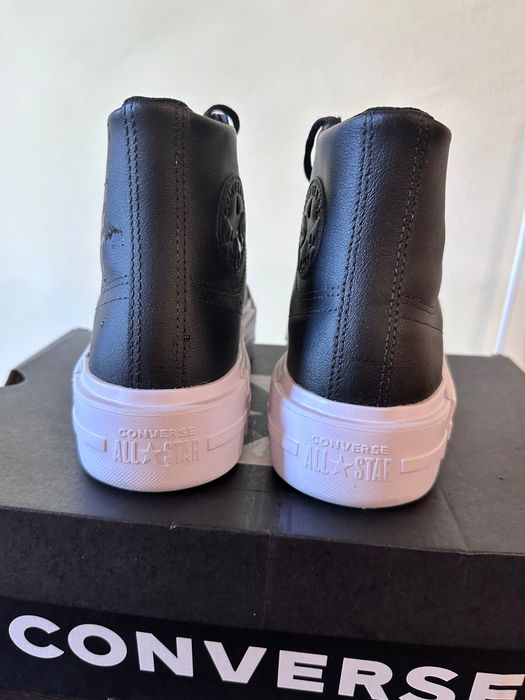 Кецове Converse унисекс кожени обувани са само веднъж