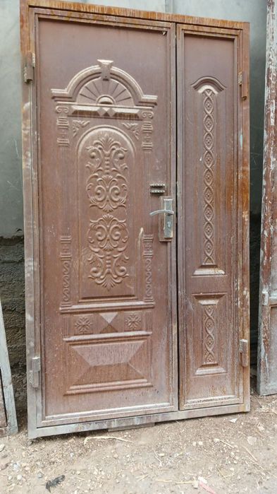 Темир эшик икки тарафи хам очилади