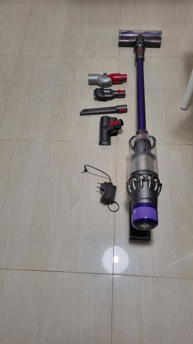 Dyson V11 Extra.