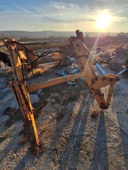 Încărcător frontal pt.tractor