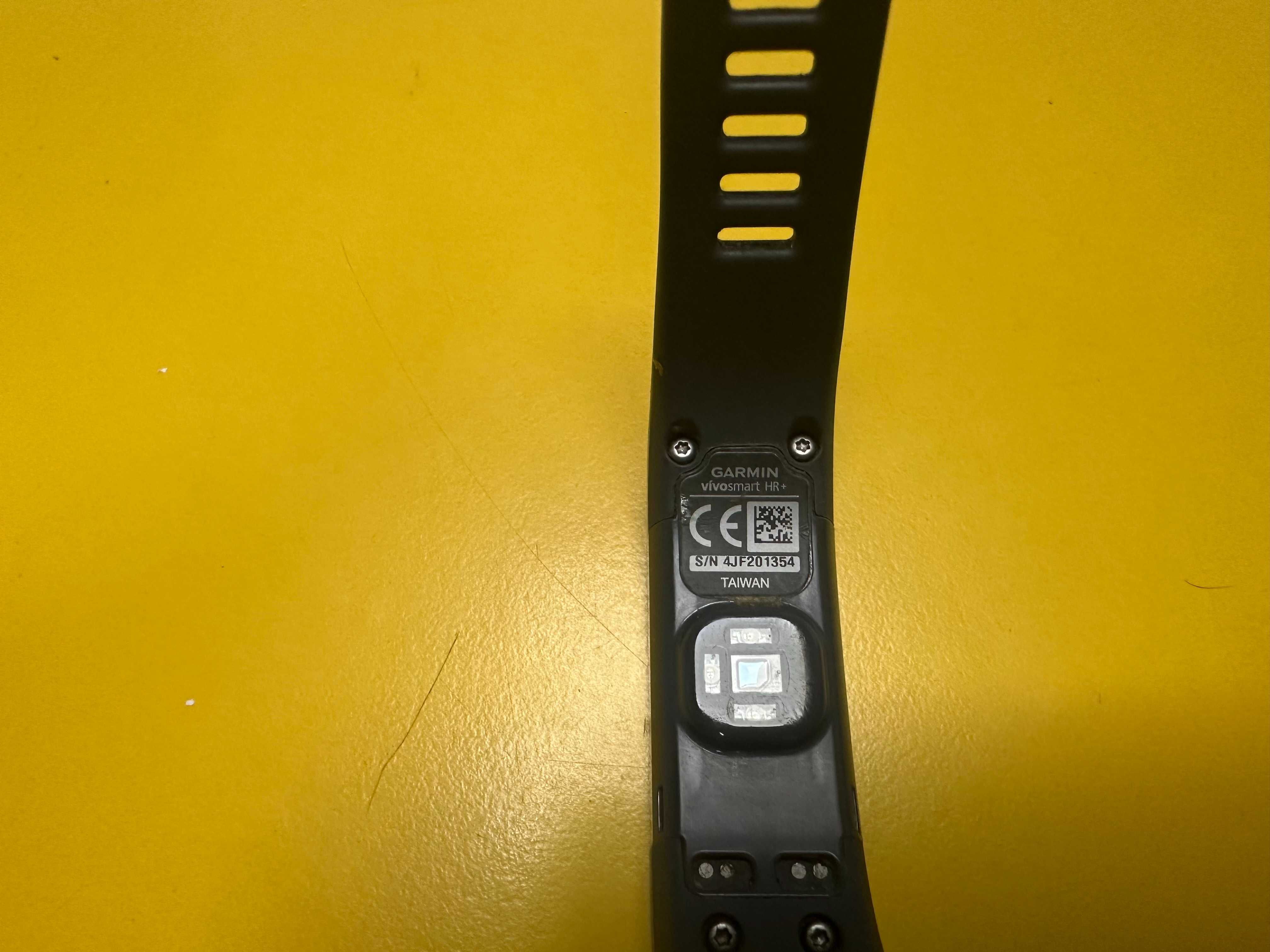 Смарт гривна Garmin Vivosmart HR PLUS