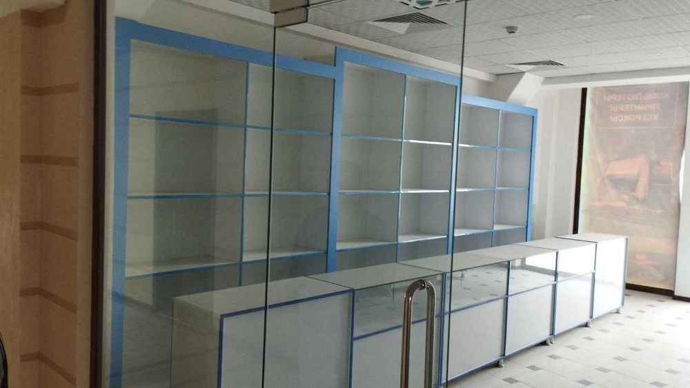 Мебель для магазина: Витрина столы, полки, шкафы.