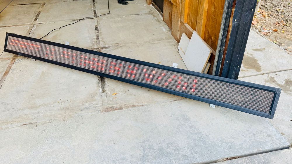 Бегущая строка, для наружной рекламы