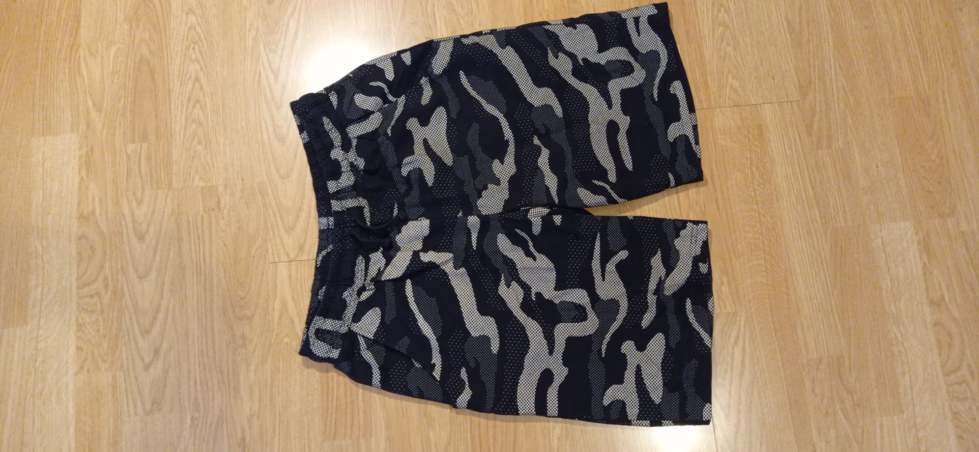 Pantaloni scurți NKD bumbac camuflaj bărbați mărimea L sau 50