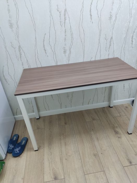 Продам стол на кухню или в детскую