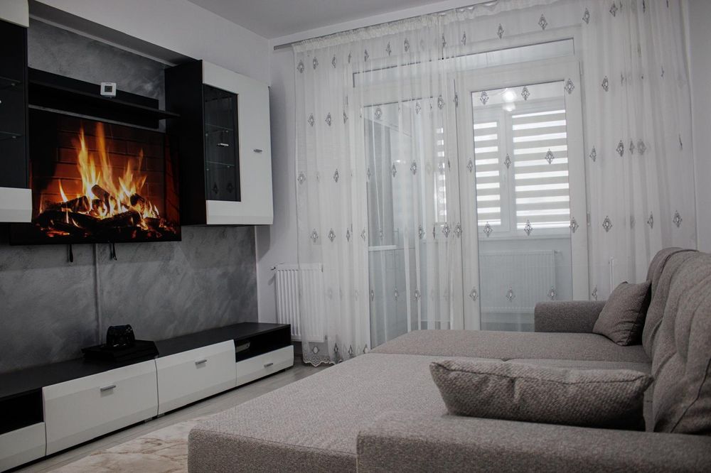 Apartament de inchiriat,2 camere tip studio etaj 5/7 cu balcon