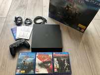 Playstation 4 с джойстик и The Last Of Us God Of War Remastred