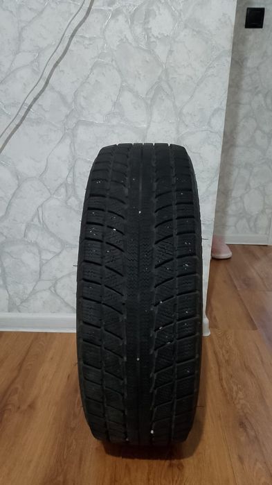 Покрышка автомобиля