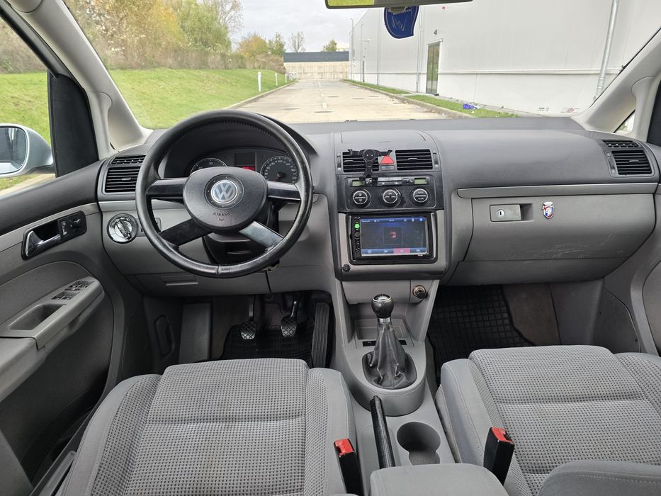Volkswagen touran 7 locuri 1.9 tdi 105 cp fab 2004