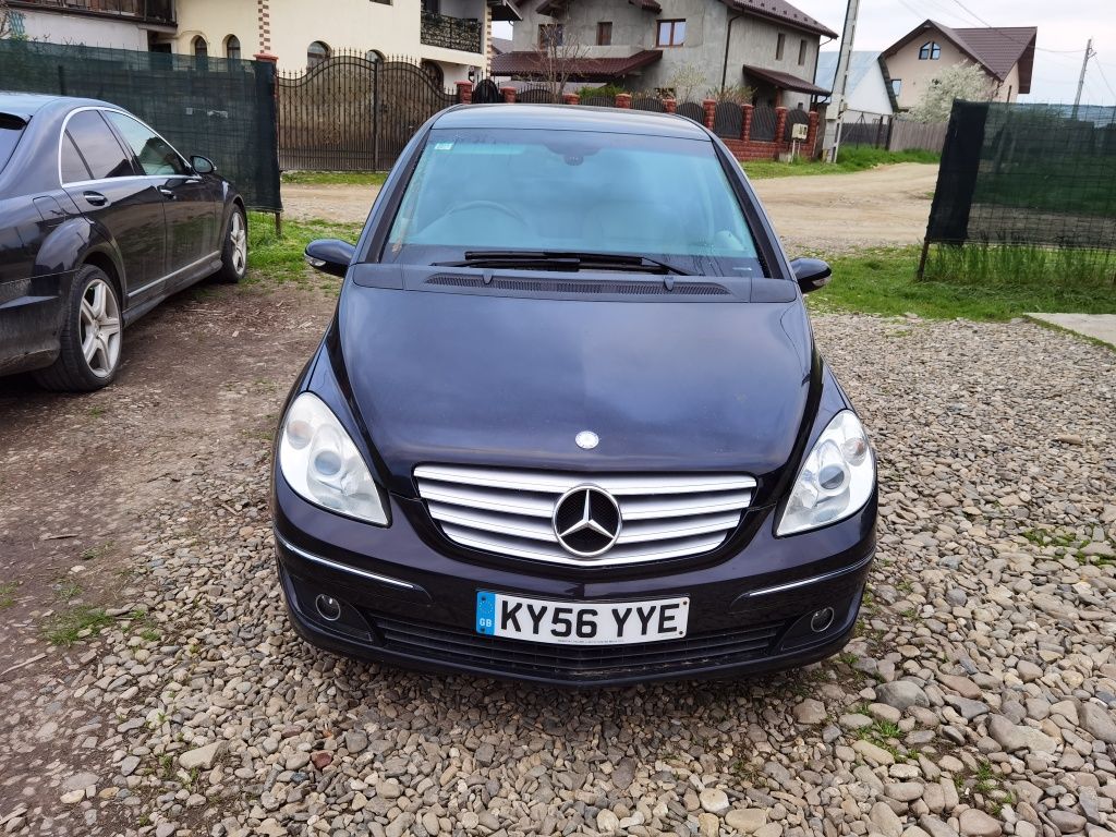 Dezmembrez Mercedes b-class w245 B180cdi