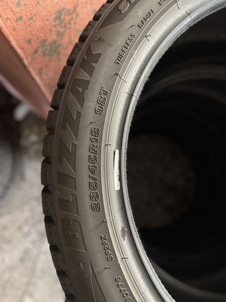 Зимняя резина Bridgestone 235/45/18