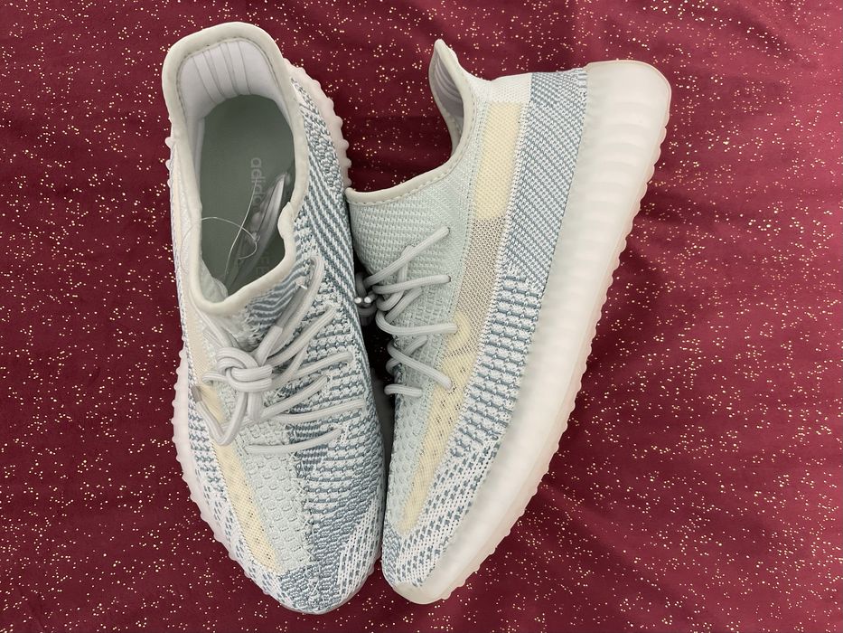 YEEZY 350 V2 Cloud White