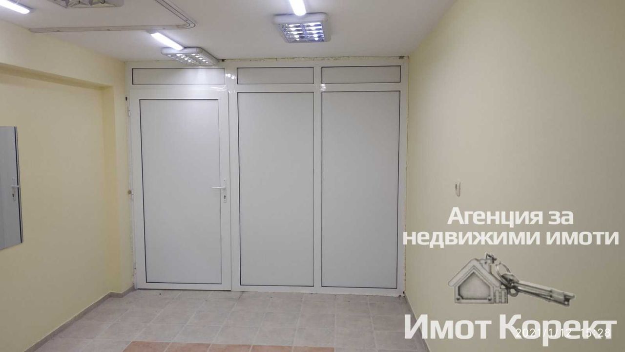Дава се под наем Магазин в Асеновград - 33 кв.м за 295.8 € - Снимка #3