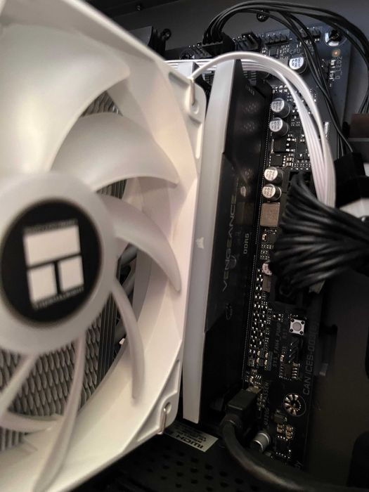 Гейминг/работен компютър – Ryzen 7 7800X3D + RX 6800 XT