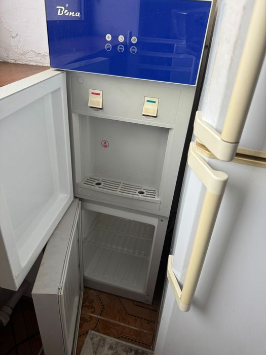 Кулер для воды - горячая и холодная вода  в любое время!