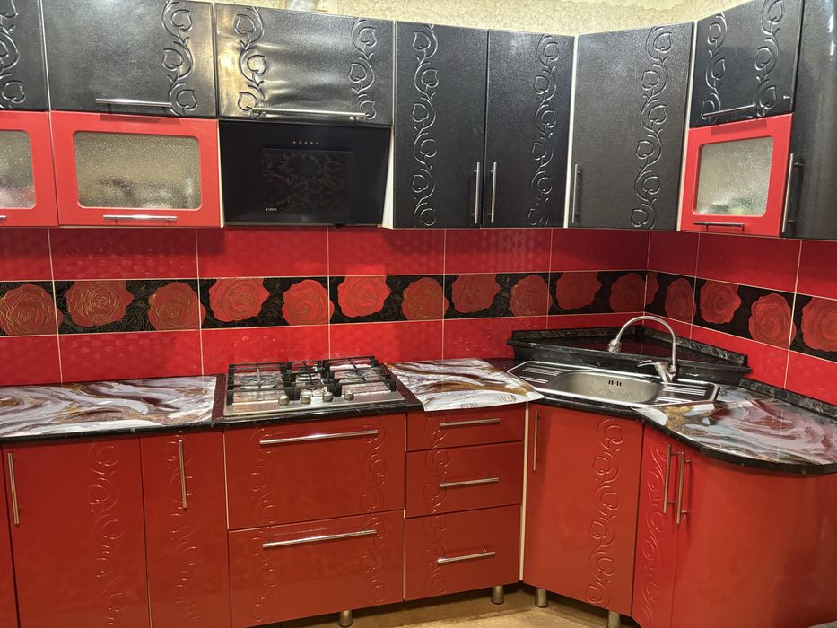 Кухонный гарнитур с газ плитой