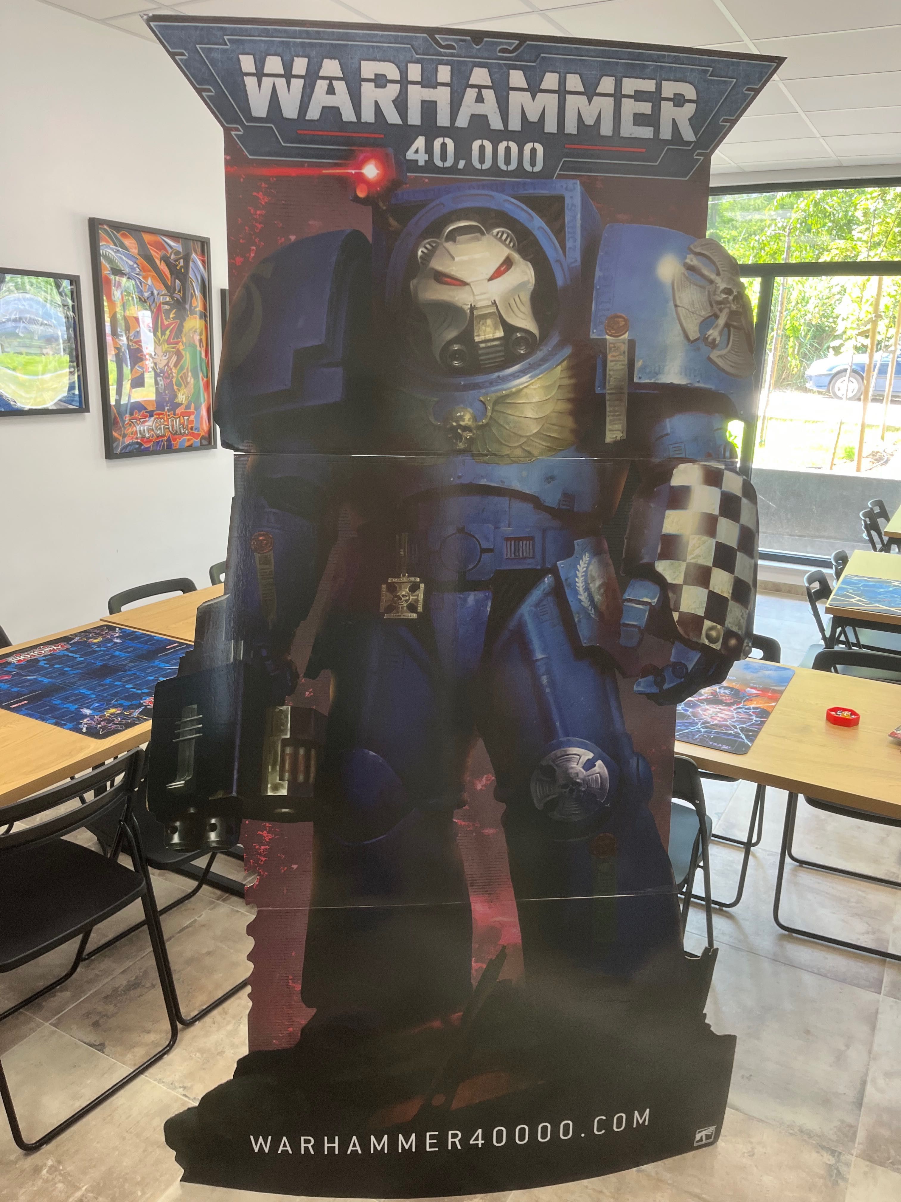Картонена фигура в реален размер – Space Marine (Warhammer 40k)