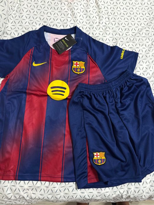Kit copii barcelona sezonul nou fotbal