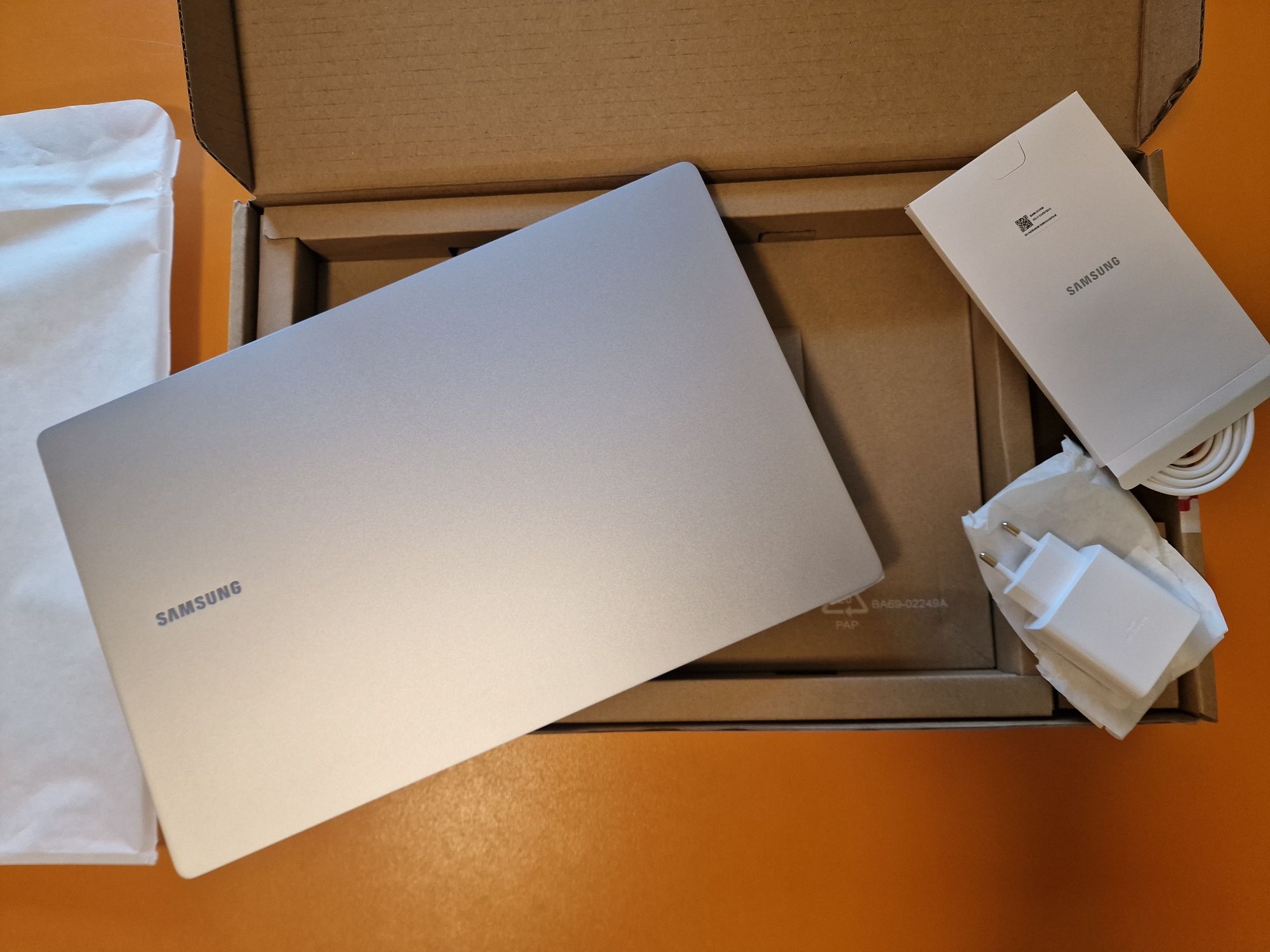 Samsung Galaxy Book4 Edge, 15,6 " 16GB, 256GB Flash Blue open box fact