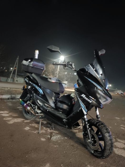 Продам скутер Макси