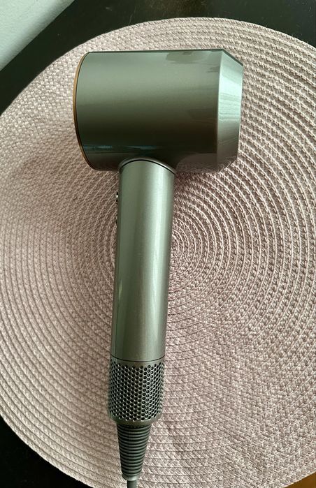 Uscator de par Dyson Supersonic HD07, Cupru