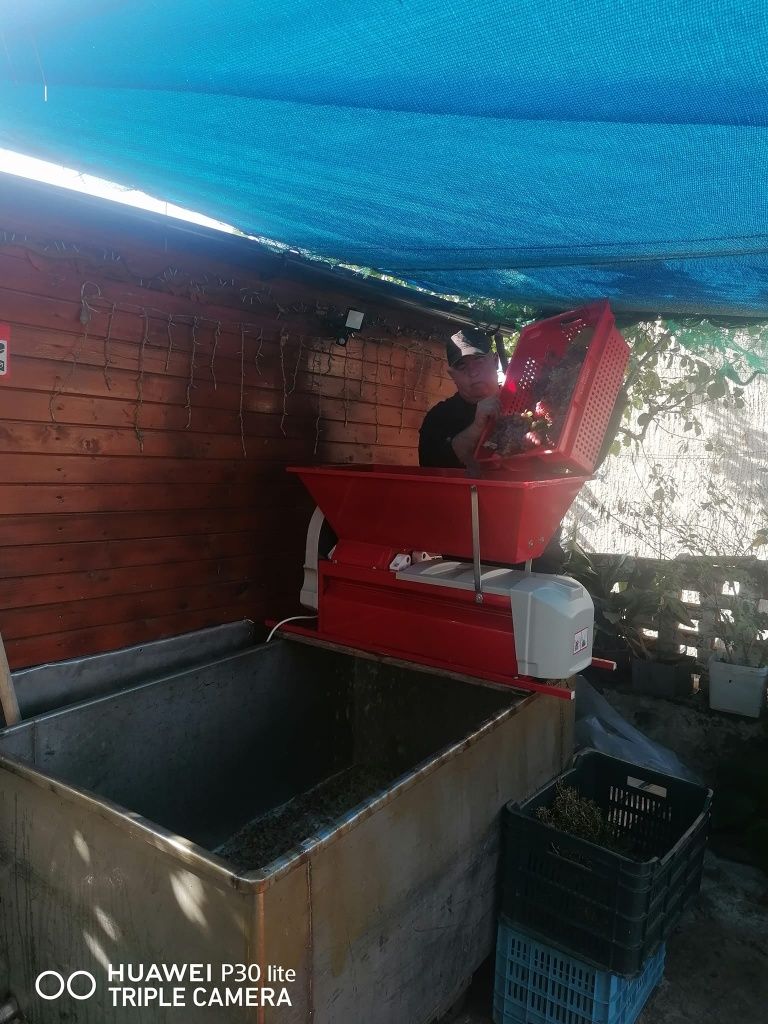 Машина за мелене на грозде