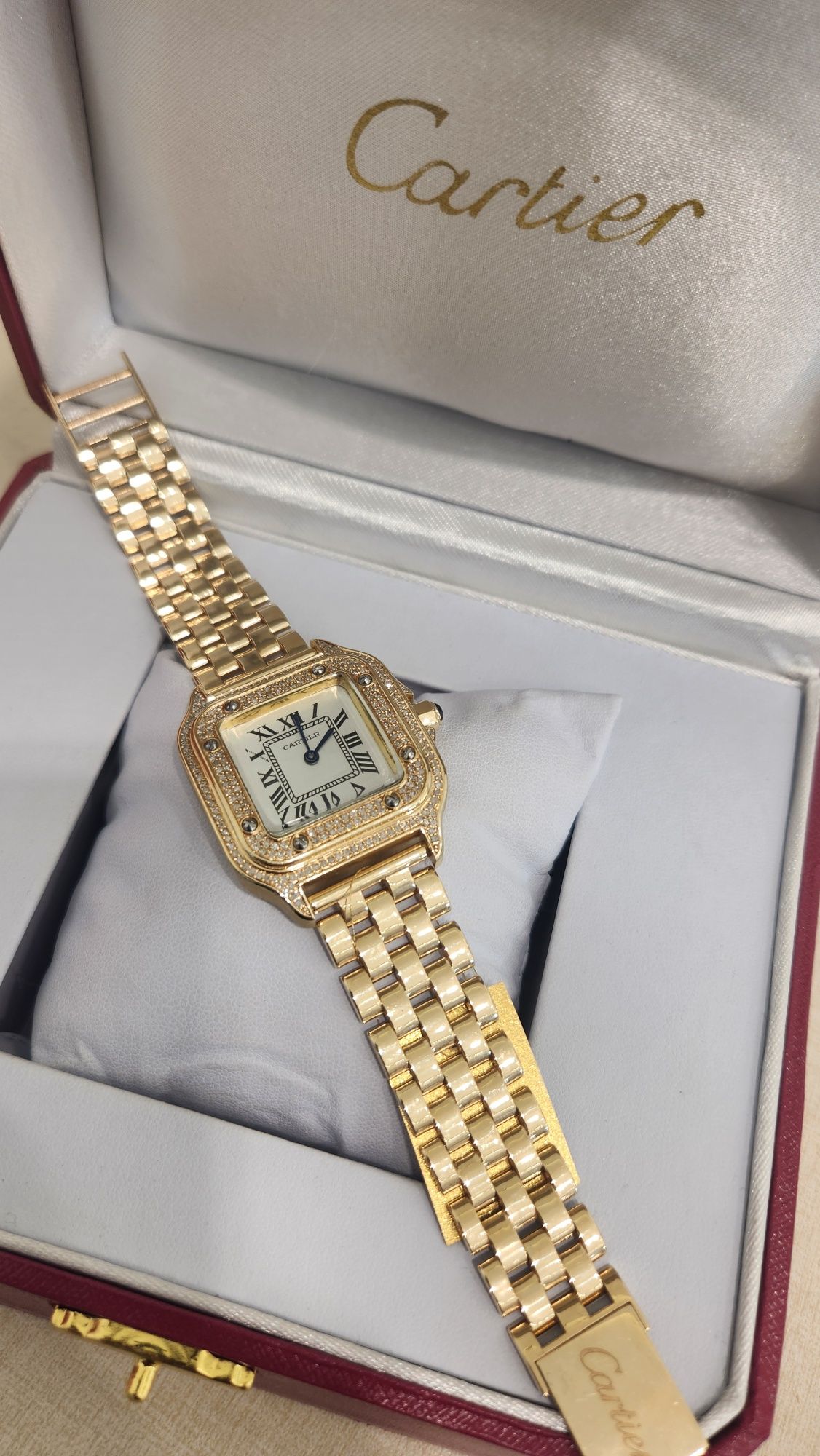 Золотые часы Cartier