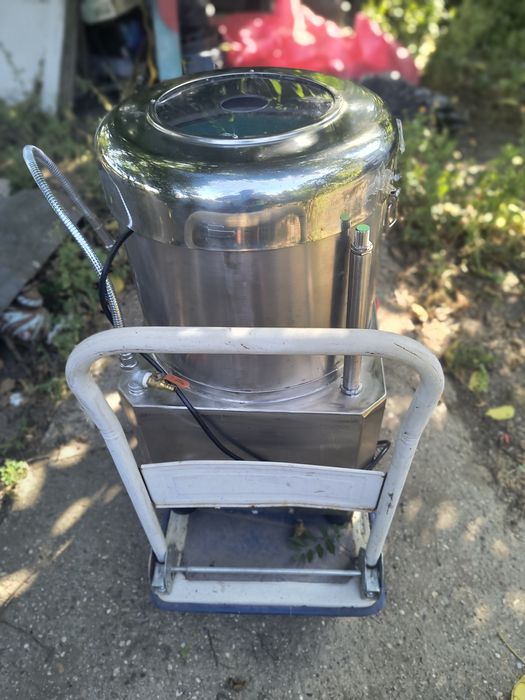 Masina de curățat cartofi