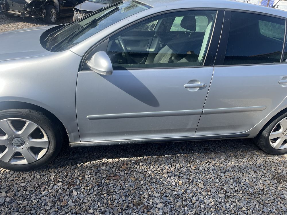 VW Golf 5 1.6i на части