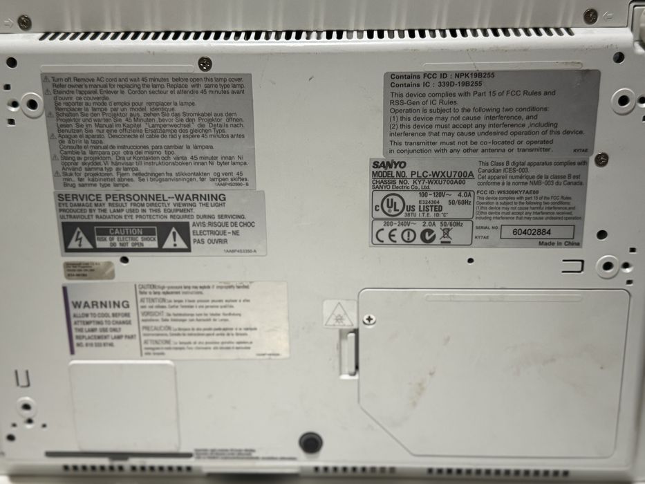 Проектор SANYO PLC