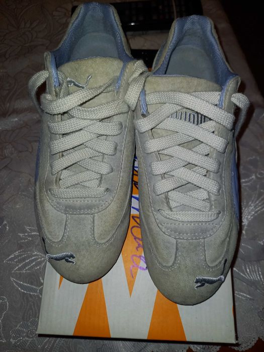 Vand adidasi, marca Puma,mărimea 36.