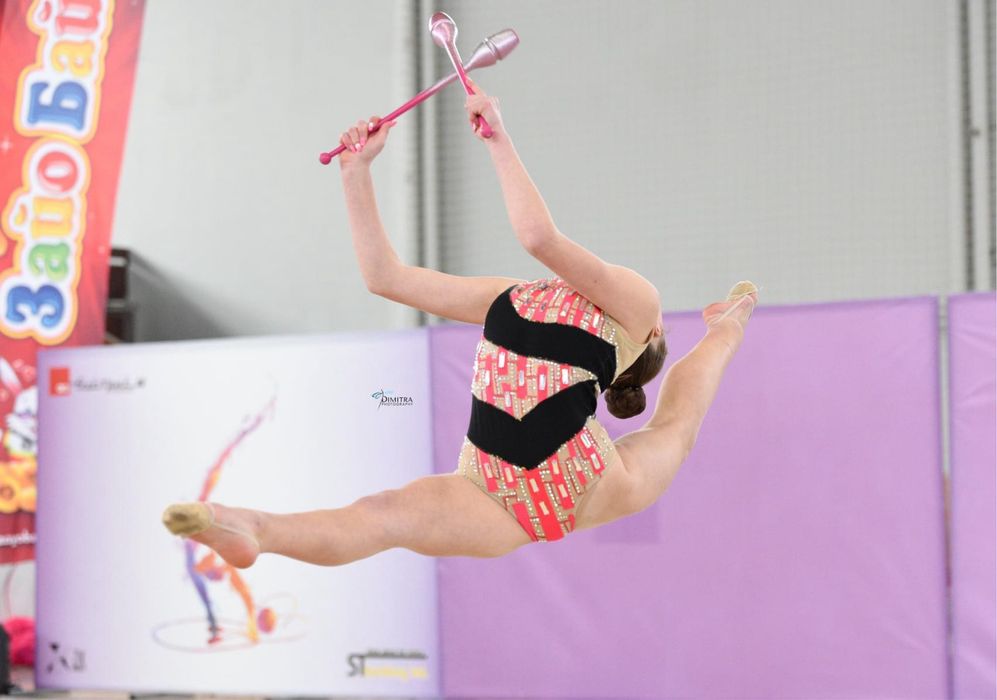 Трико по художествена гимнастика