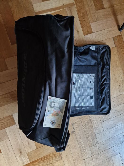 Vând geantă organizator pentru mașină