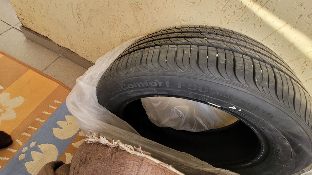 Шины б/у Giti 215/55R18 целые