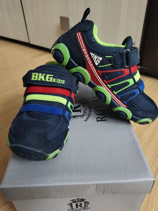 Продам детские кроссовки, 28 размер