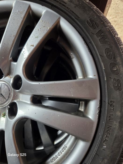 Vând 2 seturi de jante