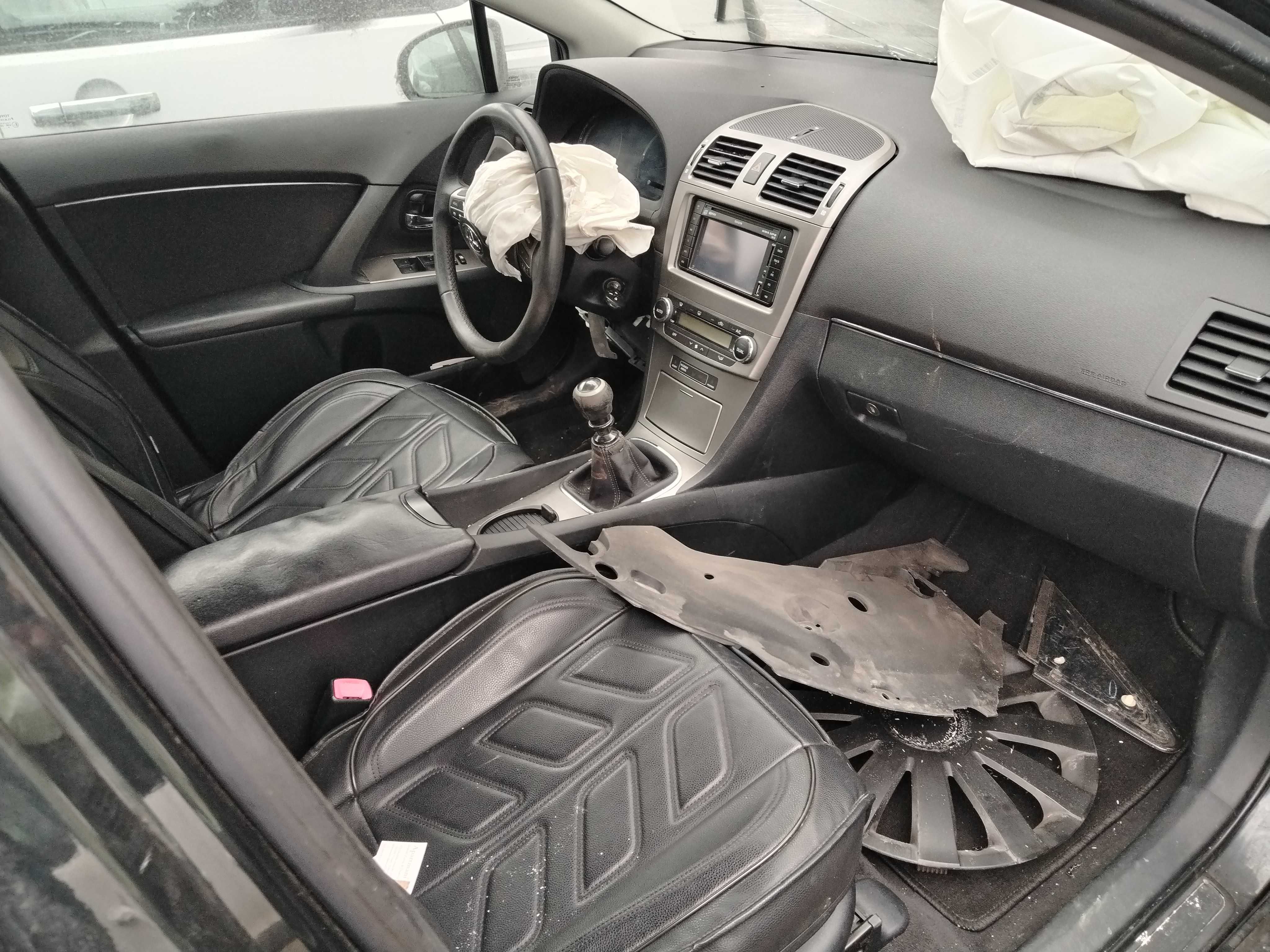 Toyota Avensis T27 2.0D4D 126 к.с. седан на части