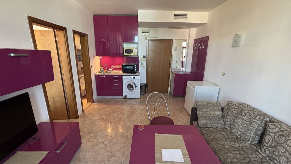 Двустаен апартамент в Слънчев бряг на първа линия