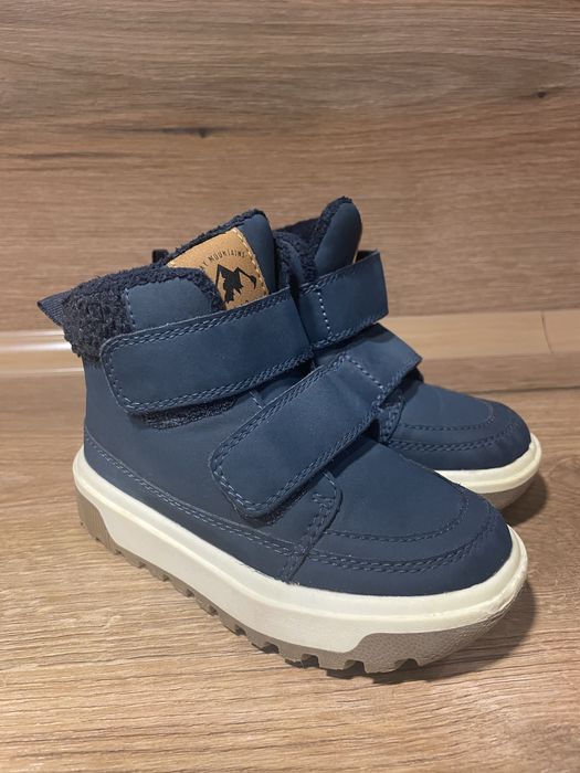 Зимни обувки на марката H&M